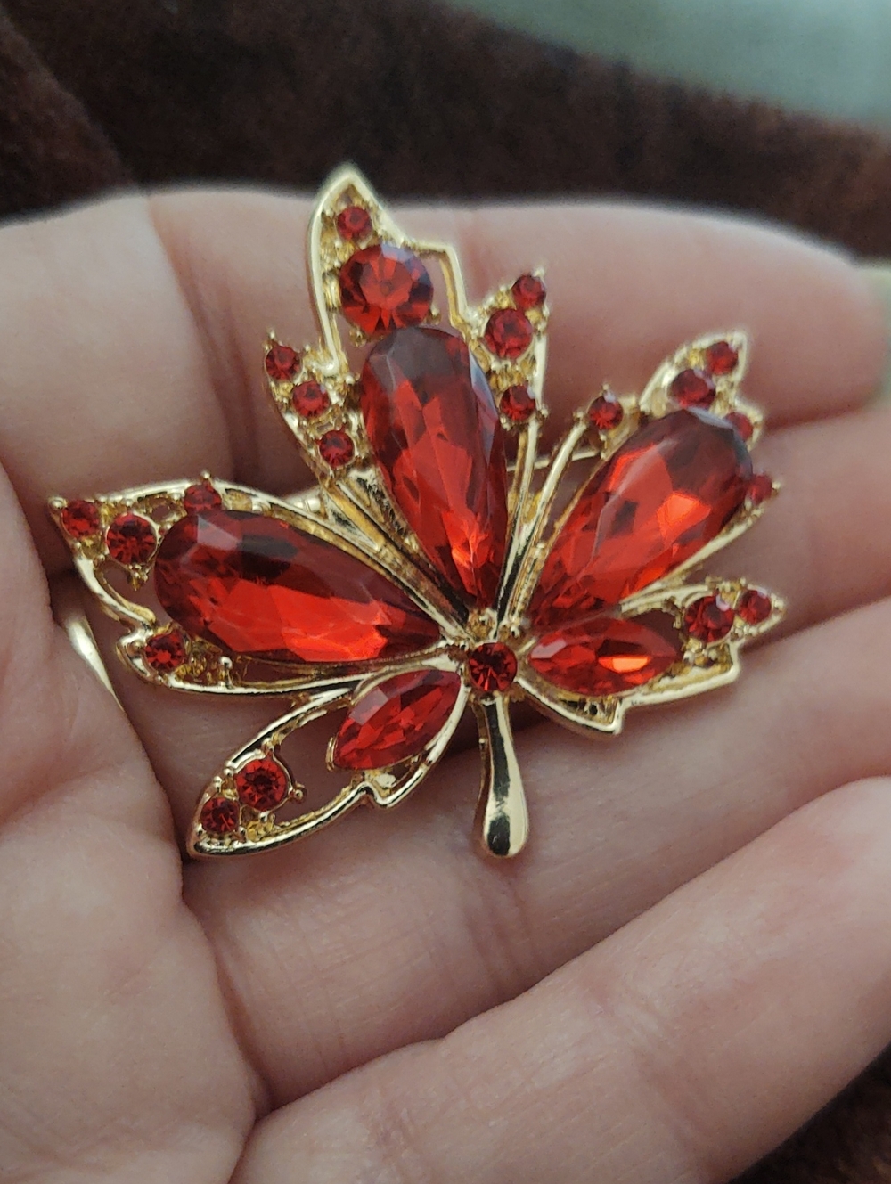 Red Rhinestone Maple Leaf Brooch - Picture 2 of 3